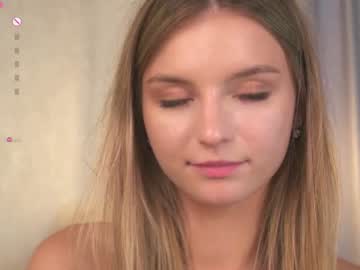 Sexy live cam screenshot of my_little_pollly's webcam / video chat room