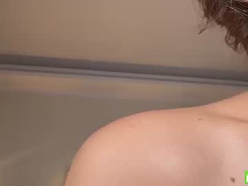 Sexy live cam screenshot of roselyn_rose's webcam / video chat room