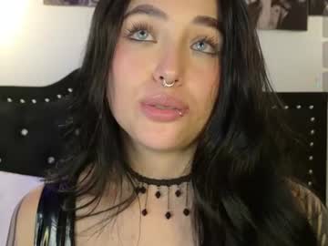 Sexy live cam screenshot of samanthagrant_'s webcam / video chat room