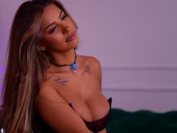 Sexy live cam screenshot of siennaruh's webcam / video chat room