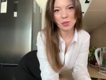 Sexy live cam screenshot of sweetdreamvic's webcam / video chat room