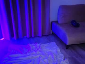 Sexy live cam screenshot of velveteasee's webcam / video chat room