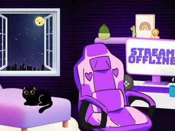 Sexy live cam screenshot of violetttflowers's webcam / video chat room