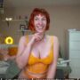Sexy live cam screenshot of vivid_whit's webcam / video chat room