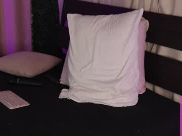 Sexy live cam screenshot of webpetite's webcam / video chat room