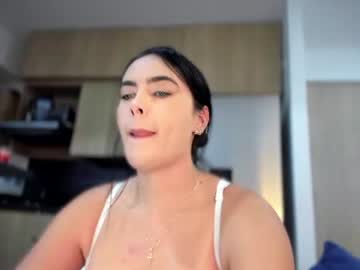 Sexy live cam screenshot of yenifer016's webcam / video chat room