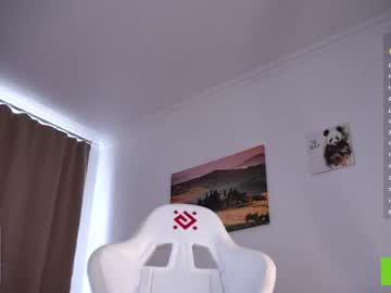 Sexy live cam screenshot of adeles_vibes's webcam / video chat room
