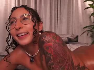 Sexy live cam screenshot of agatha_collinss's webcam / video chat room