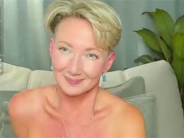 Sexy live cam screenshot of alexandrafix's webcam / video chat room
