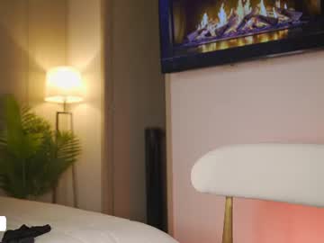Sexy live cam screenshot of alisha_brainly's webcam / video chat room