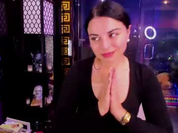 Sexy live cam screenshot of alma_pearl's webcam / video chat room