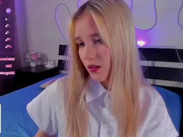 Sexy live cam screenshot of anellyball_'s webcam / video chat room
