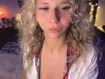 Sexy live cam screenshot of anyaa777's webcam / video chat room