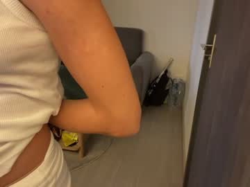 Sexy live cam screenshot of asleyfabello's webcam / video chat room