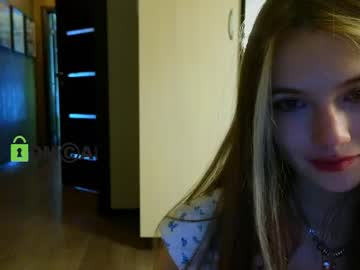Sexy live cam screenshot of crazzy_cherry's webcam / video chat room