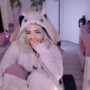 Sexy live cam screenshot of crimsonkitten's webcam / video chat room