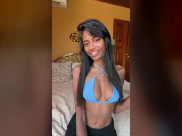 Sexy live cam screenshot of daily_dosessshhhh's webcam / video chat room