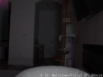 Sexy live cam screenshot of daintybabyelle's webcam / video chat room