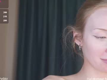Sexy live cam screenshot of degarcon_coin's webcam / video chat room