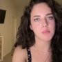 Sexy live cam screenshot of farrahburde's webcam / video chat room