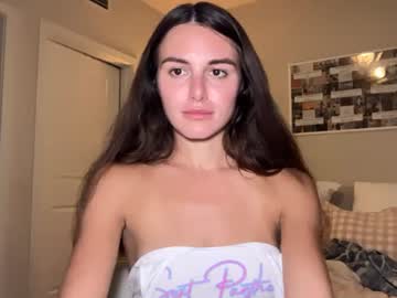 Sexy live cam screenshot of graciesmith27's webcam / video chat room