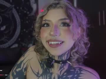 Sexy live cam screenshot of hazellwitch's webcam / video chat room