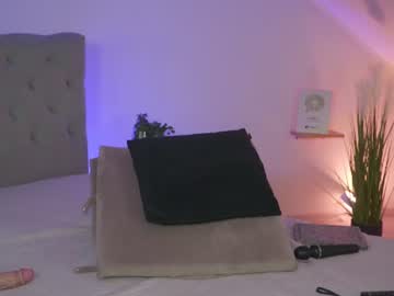 Sexy live cam screenshot of hotmilfbitch's webcam / video chat room