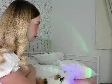 Sexy live cam screenshot of kitty__sophie's webcam / video chat room