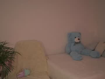 Sexy live cam screenshot of mavii__'s webcam / video chat room