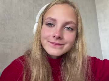 Sexy live cam screenshot of neelyschwartzenbur's webcam / video chat room