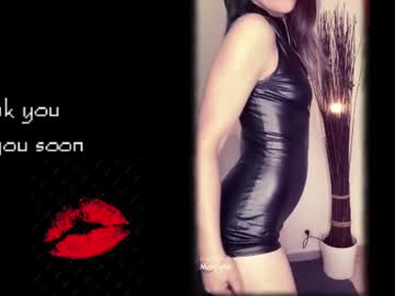 Sexy live cam screenshot of oliviaogk's webcam / video chat room