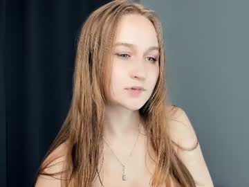Sexy live cam screenshot of pipervales's webcam / video chat room