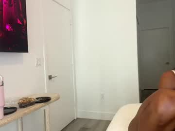 Sexy live cam screenshot of thescarlettmonroe's webcam / video chat room
