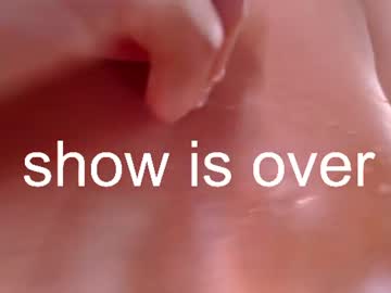 Sexy live cam screenshot of yourlovelykat's webcam / video chat room