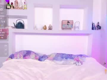 Sexy live cam screenshot of antonelairis's webcam / video chat room