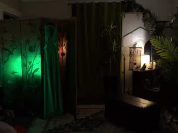 Sexy live cam screenshot of audrey_'s webcam / video chat room