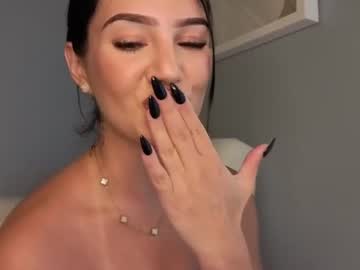 Sexy live cam screenshot of ava_delightt's webcam / video chat room