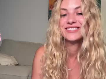 Sexy live cam screenshot of brilliantvictoria's webcam / video chat room