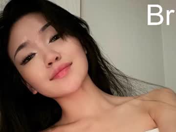 Sexy live cam screenshot of elegant_vibes's webcam / video chat room