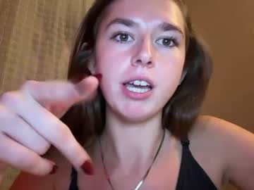 Sexy live cam screenshot of emmamillerx22's webcam / video chat room