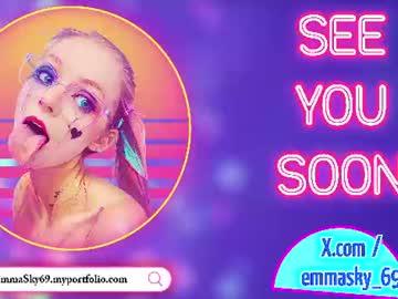 Sexy live cam screenshot of emmasky69's webcam / video chat room