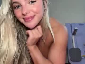 Sexy live cam screenshot of gracieparker's webcam / video chat room