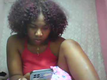 Sexy live cam screenshot of honeria98's webcam / video chat room