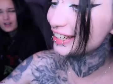 Sexy live cam screenshot of i_died_again's webcam / video chat room