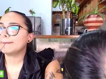 Sexy live cam screenshot of jules_n_gia's webcam / video chat room