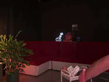 Sexy live cam screenshot of karolinedeep_love's webcam / video chat room