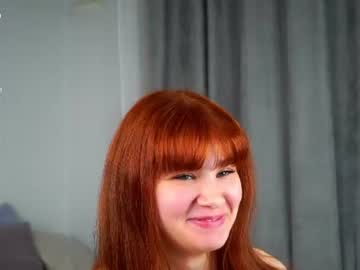 Sexy live cam screenshot of karolinerush's webcam / video chat room