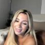 Sexy live cam screenshot of laniclark's webcam / video chat room