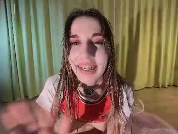 Sexy live cam screenshot of linalive2005's webcam / video chat room