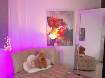 Sexy live cam screenshot of nataasha___'s webcam / video chat room